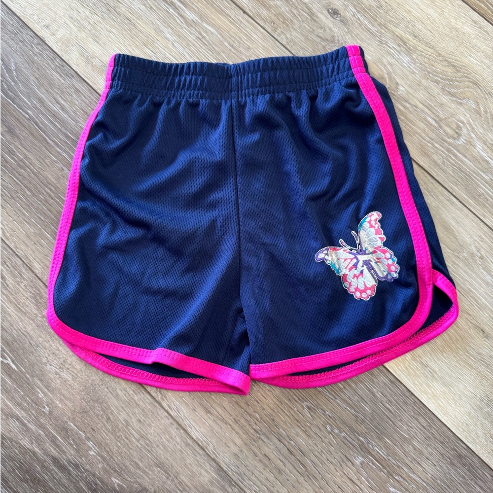 Girls love from the heart shorts